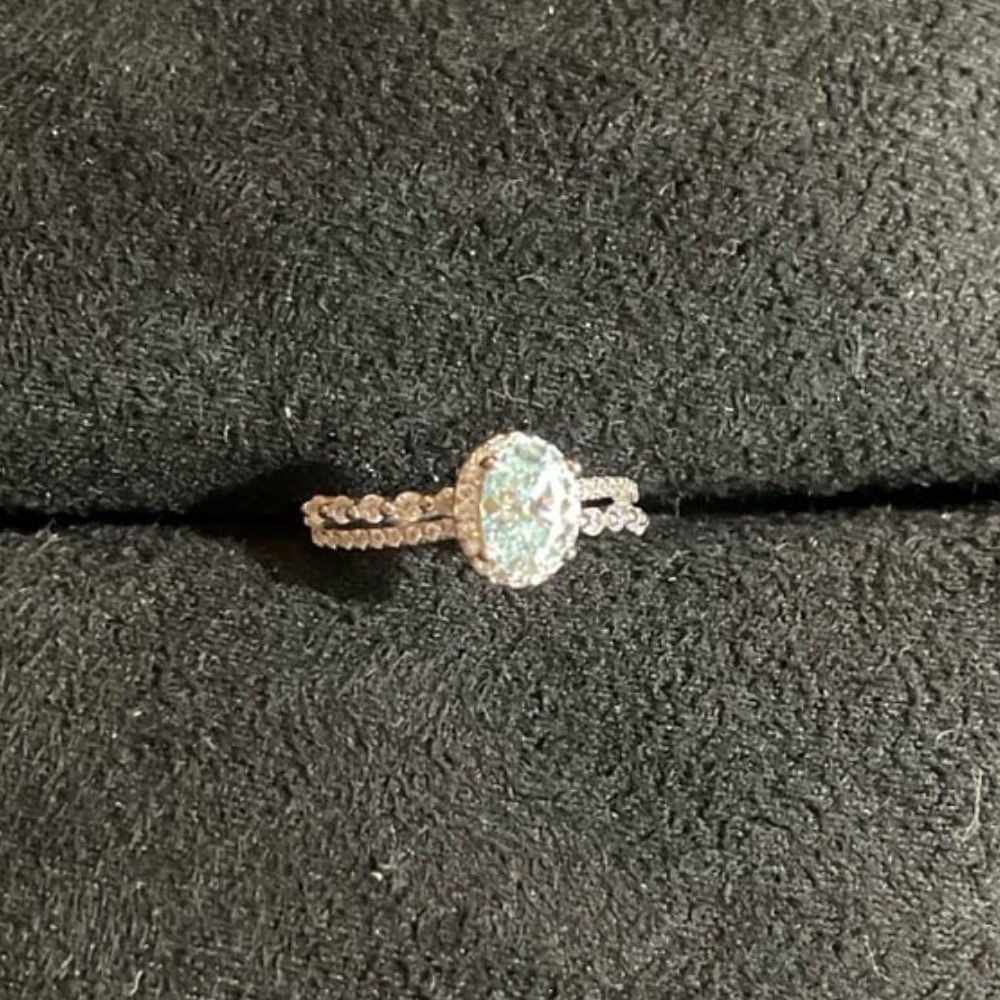 Beautiful Certified 1.0 Carat Blue Oval Cut Moissanite Diamond Ring